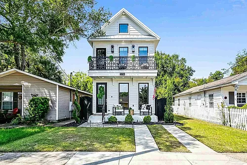 314 E Belmont St Photo 1