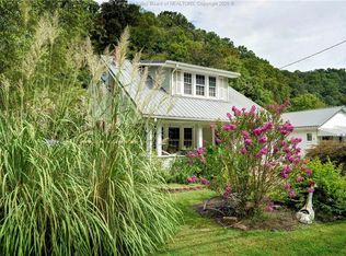 401 Campbells Creek Dr, Charleston, WV