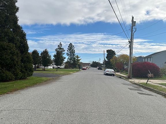 4th image of 410 E High St