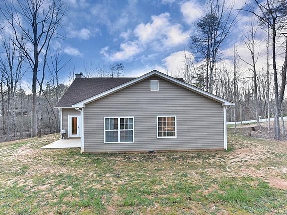 2nd image of 114 Hickory Nut Trl