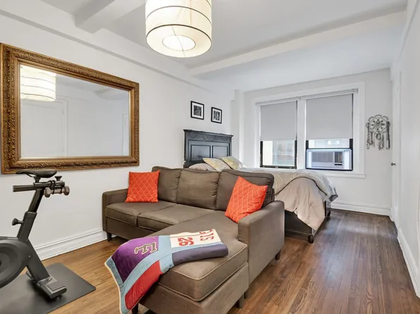 457 W 57th St #611, Manhattan, NY 10019