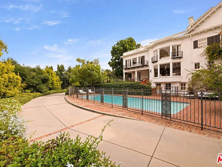 1006 N Crescent Dr — Photo 10
