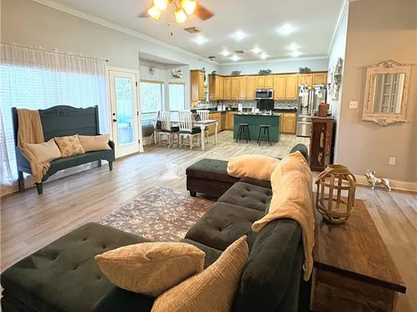 357 Highland Oaks S, Madisonville, LA 70447
