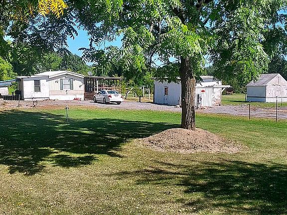 3rd image of 3899 Deerlick Springs Rd