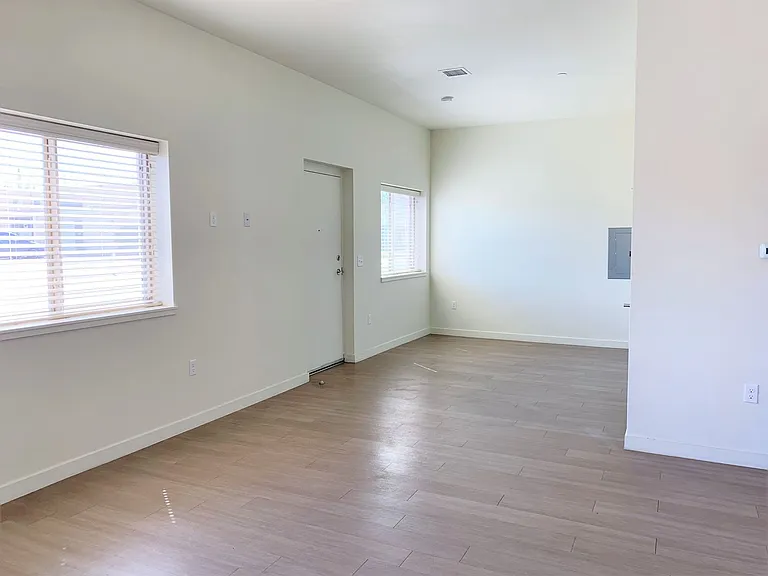 Platinum Apartments — Photo 12