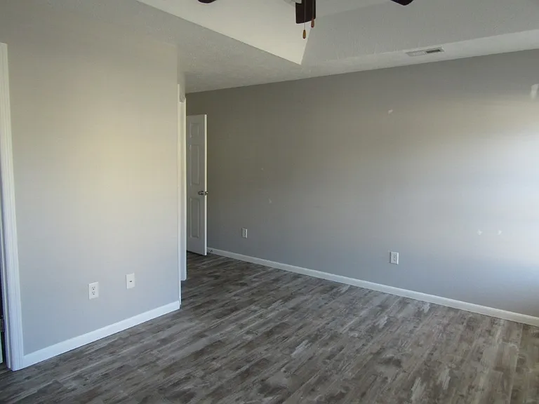151 Heath Dr — Photo 17