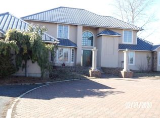 3202 Southcreek Dr, Yakima, WA 98903