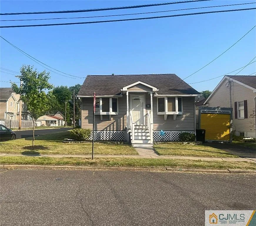 50 Pershing Ave photo 1
