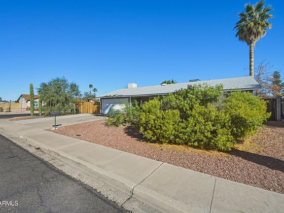 3rd image of 2820 E Inverness Avenue
