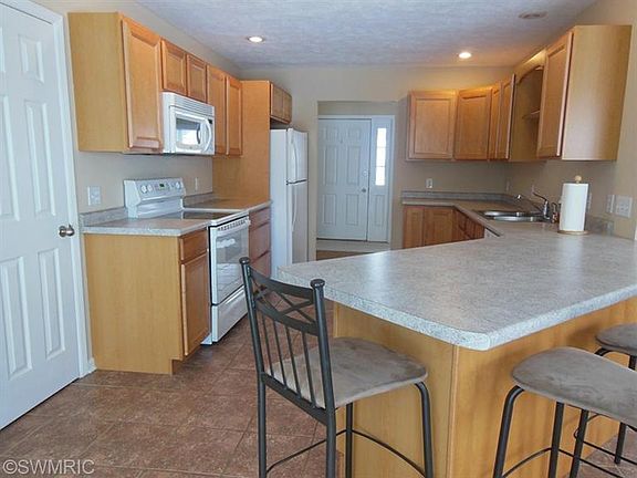 3rd image of 9474 Richwood Ave