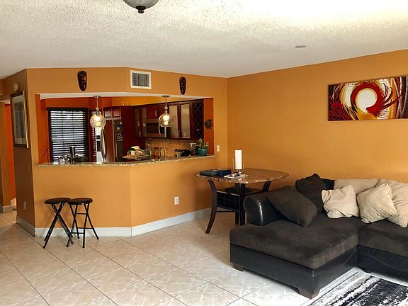 5th image of 8207 Southgate Boulevard #8207