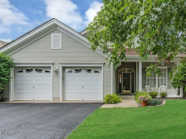 47 Spring Valley Drive, Lakewood, NJ 08701