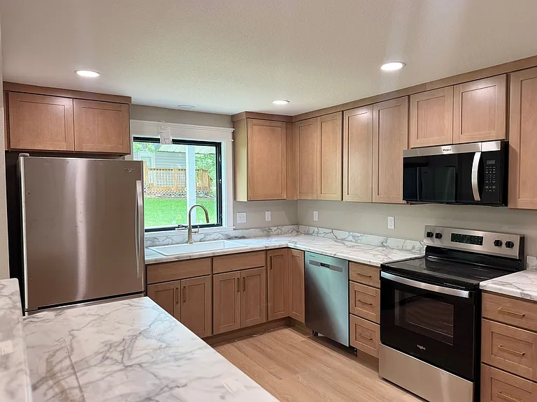 3033 Dickens Ave — Photo 3