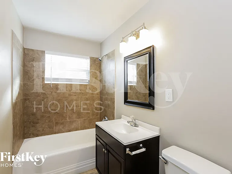 3625 N 21st Dr — Photo 13