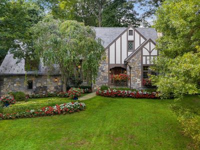 24 Upland Dr, Greenwich, CT, 06831