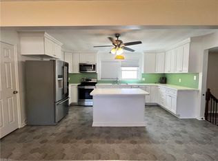 1 Autumn Ln, Hampton, VA 23669