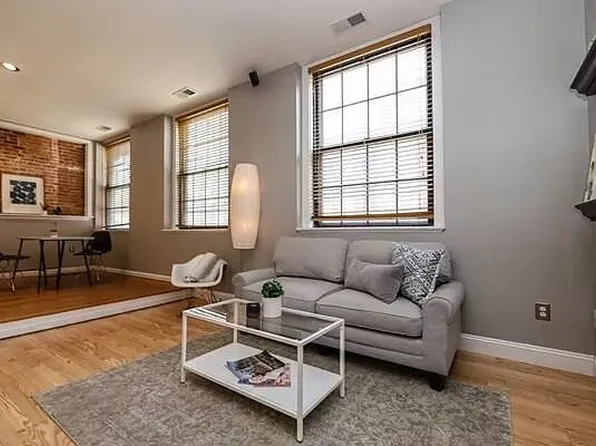 21 Linden St APT 216, Quincy, MA 02170