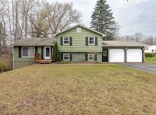 43 Velma Ln, Rochester, NY 14612