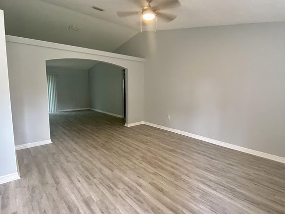 4th image of 15 Uniberry Pl