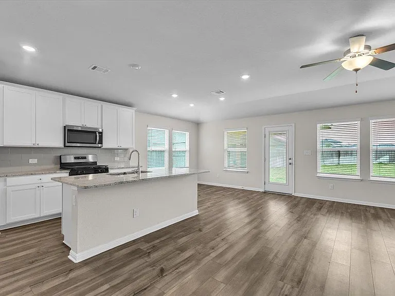 405 Grasslands Trl — Photo 20