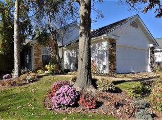 721 Grand View Ln, Aurora, OH 44202