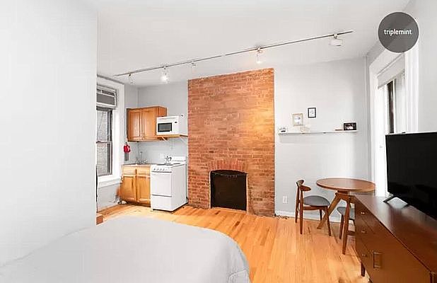 2nd image of 270 Bleecker St #2A