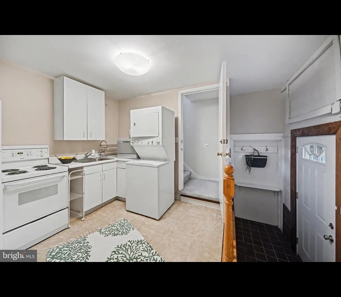 1 bed, 1300 sqft, $1,800 — Photo 3