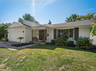 14769 Old Town Ct, Riverview, MI 48193