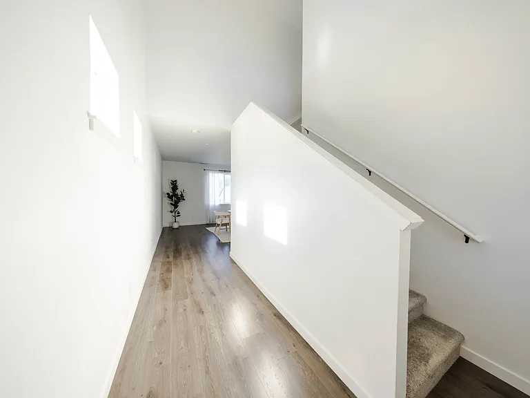 921 Pinebreak Dr — Photo 3