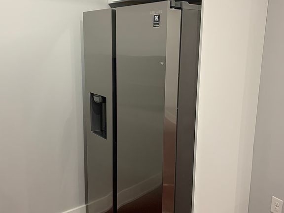 5th image of 302 Richmond St #16