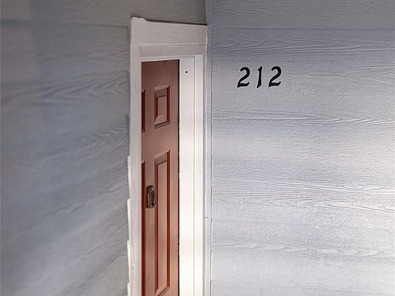 4th image of 7665 E Eastman Avenue #212A