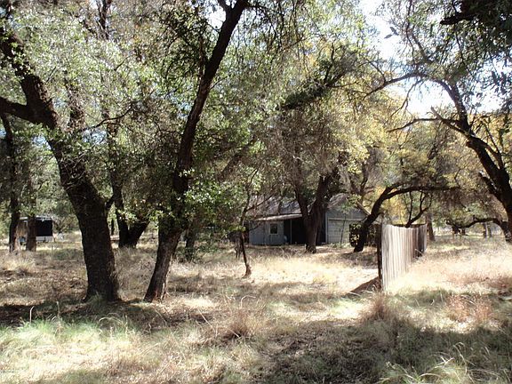 2nd image of 6 W Acorn Ln