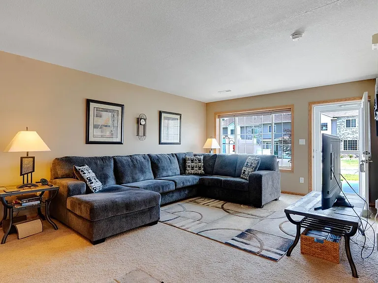 2126 Josie Rdg — Photo 3