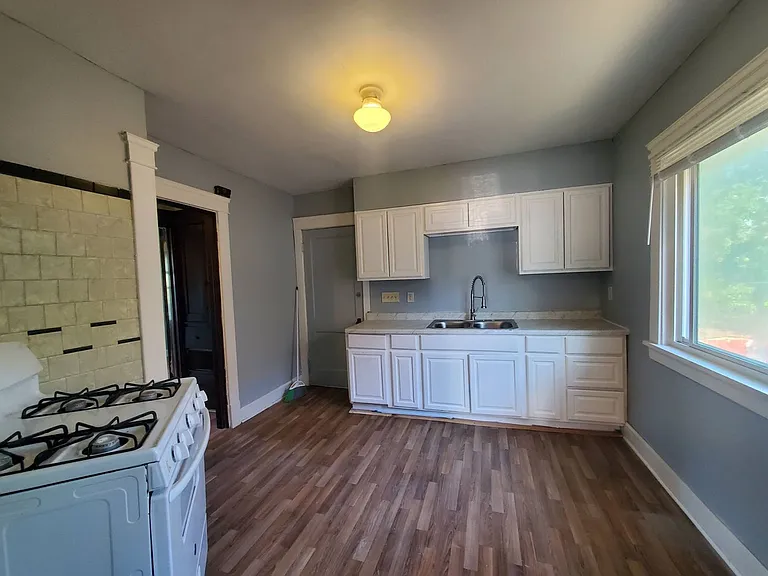 2217 W. 105th St. — Photo 9