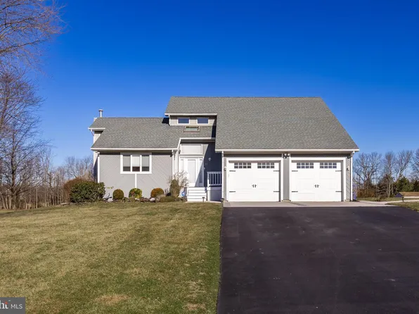 17 Marriott Dr, Lumberton, NJ 08048