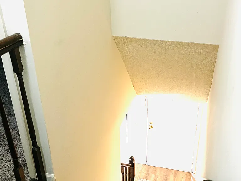 76 Sussex Pl — Photo 7