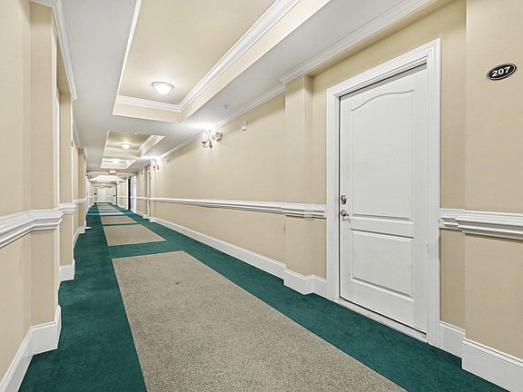 2nd image of 2810 Bedford Green Dr APT 207