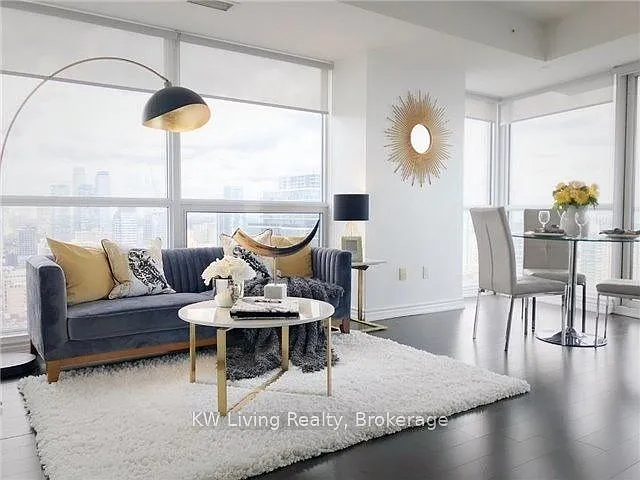 386 Yonge St #3702 — Photo 10