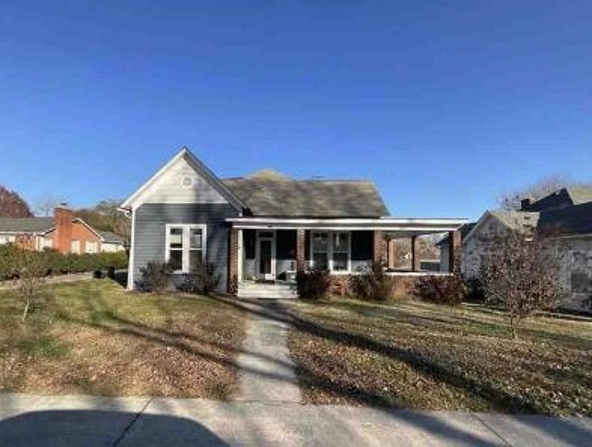 304 Broad St, Sweetwater, TN 37874 Zillow