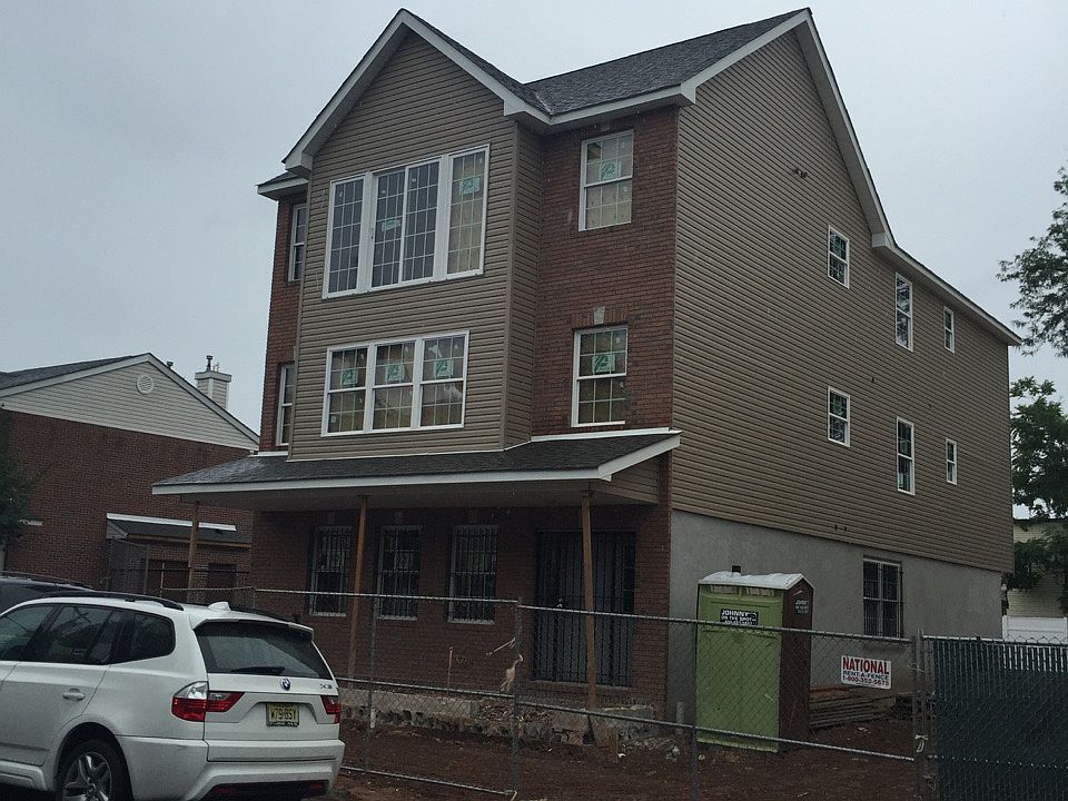 2nd image of 525-527 S 17th St