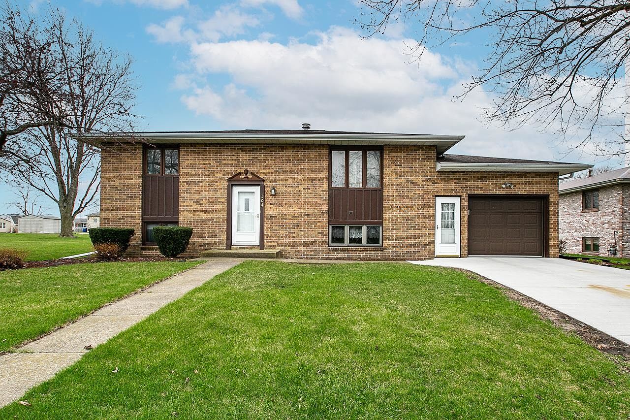 304 6th Ave NE, Farley, IA 52046 Zillow