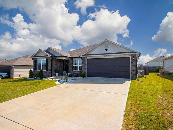 2nd image of 3016 Emerald Park Trl