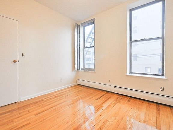 5th image of 489 Saint Marks Ave APT 3B