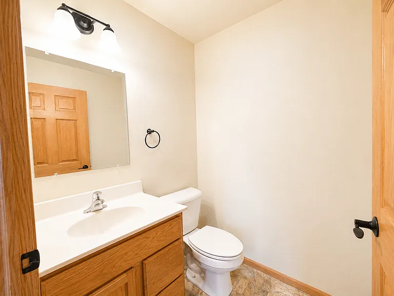 Berry Pointe Luxury Apartments — Photo 41