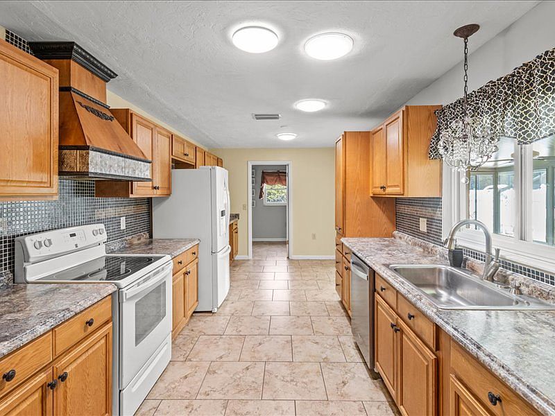 1st image of 3591 N Honeylocust Dr