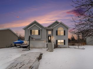 8254 Lockerbie Dr, Parma, MI 49269