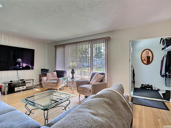 5th image of 2122 Wascana STREET