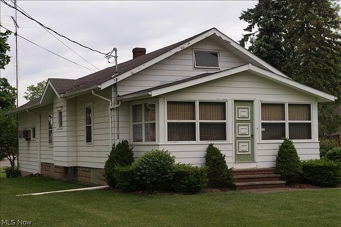 1st image of 4986 Damon Ave NW
