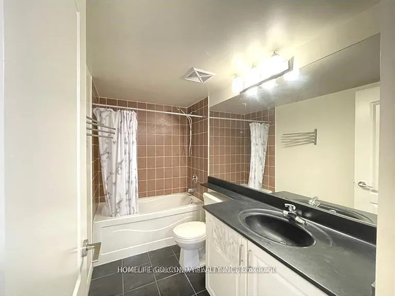 60 Town Centre Ct #Penthouse 04 — Photo 8