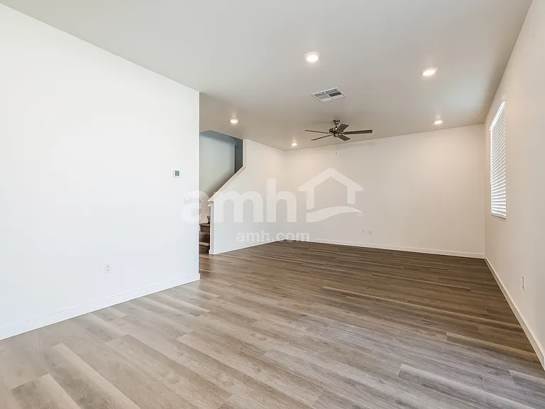2332 Devin Ave — Photo 5